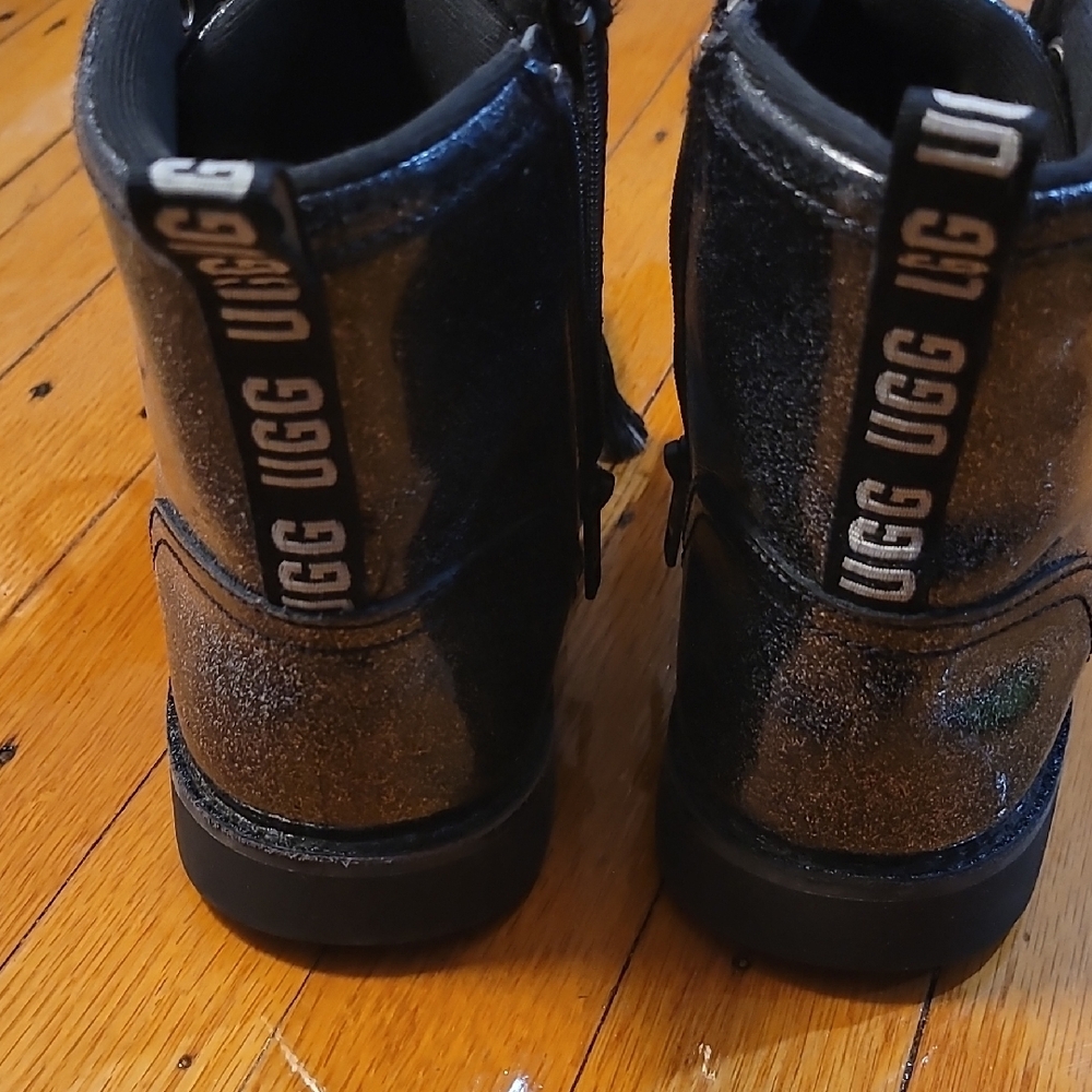 UGG Kids Shiny Black Boots - Picture 6 of 12